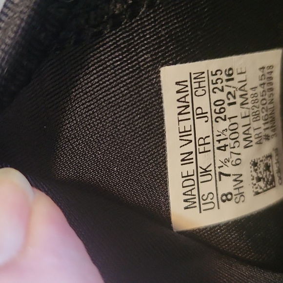 Adidas NMD R1 glitch camo athletic shoes, size 8 - Picture 9 of 12